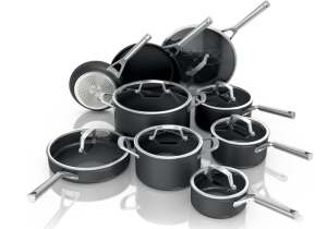Ninja Cookware, Ninja NeverStick Professional, 16-Piece Pots and Pans Set, Non Stick Frying Pans, Kitchen Essentials, Stock Pot, Sauce Pan, Glass Lids, Saute Pan, All Stovetops, Black, C39900